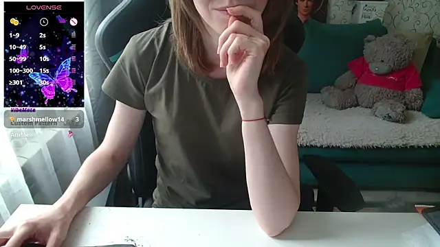 Snapshot of __Alisa__ chatting on July 16, 3:51 pm Alisa online show from July 16, 3:51 pm