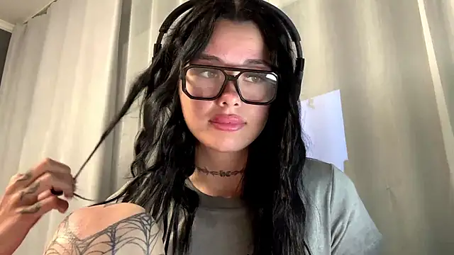 Astrid XxX online show from July 7, 7:07 pm