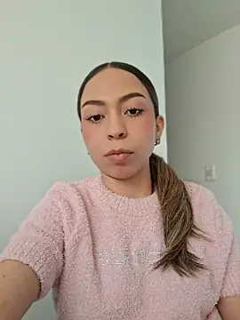 LuluBerry7 online show from July 16, 4:02 pm