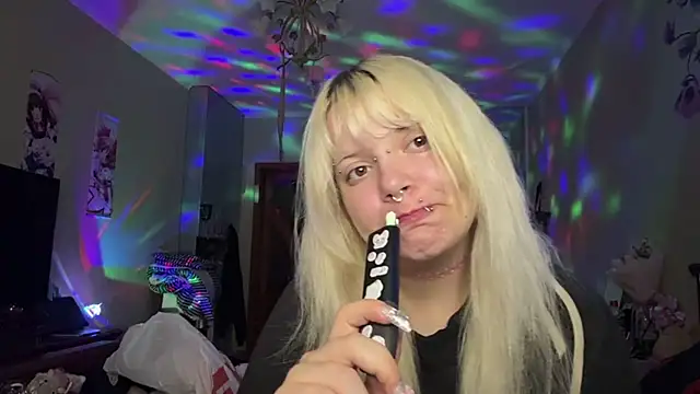 Snapshot of SusannAlai chatting on July 13, 7:16 pm SusannAlai online show from July 13, 7:16 pm