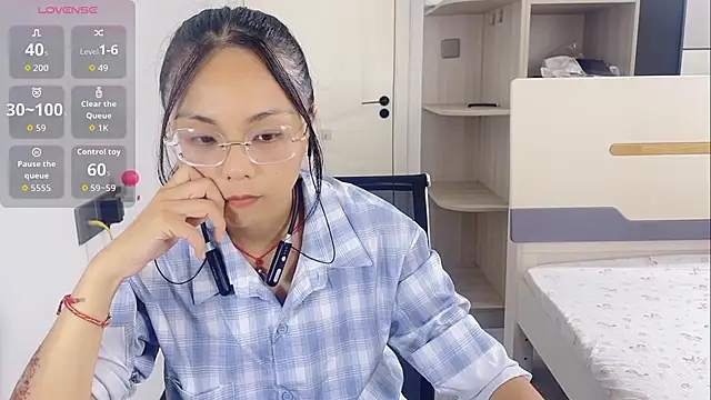 Snapshot of yishan-22 chatting on July 16, 12:27 am yishan-22 online show from July 16, 12:27 am