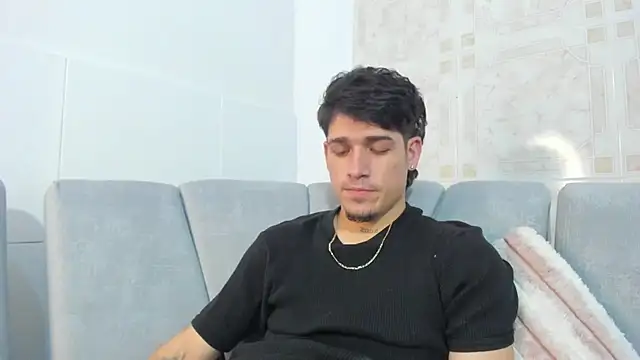 leandro coper online show from July 17, 10:47 pm