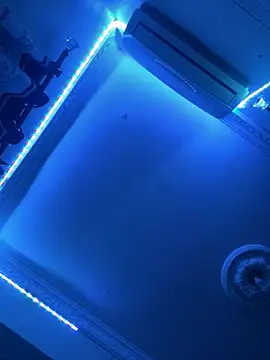 Snapshot of mami08_ chatting on July 16, 5:24 am mami08 online show from July 16, 5:24 am