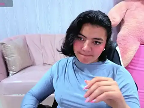 amalia a online show from July 24, 12:47 pm