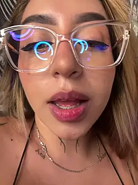Velvet1  online show from July 17, 10:47 pm