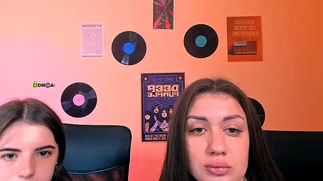 Snapshot of selena_crystal chatting on July 19, 9:57 am selena crystal online show from July 19, 9:57 am