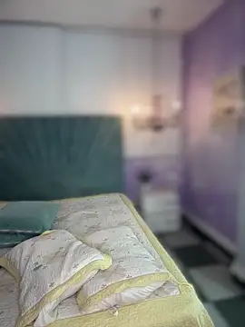 riri brunnete online show from March 3, 4:18 am