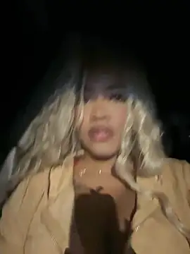 riri brunnete online show from June 26, 4:28 am