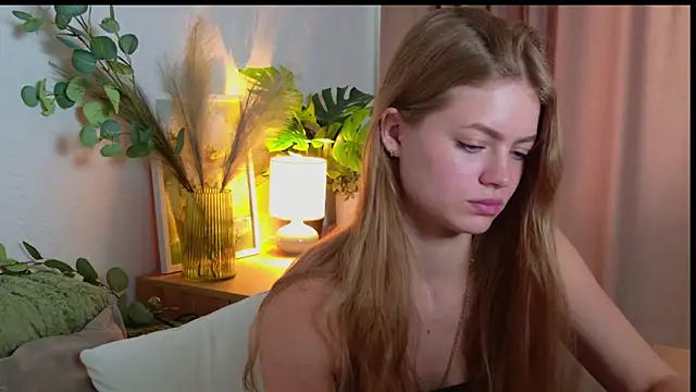 EmillyDiamond online show from July 28, 7:04 am