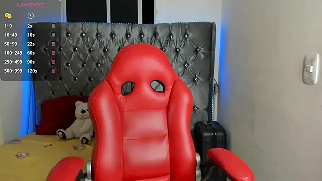 mrloganfuck1 online show from August 2, 8:35 am