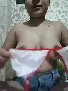 Demiellis s online show from August 6, 7:38 pm
