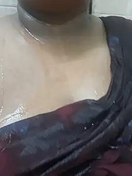 Snapshot of tamilfathima chatting on August 2, 3:10 pm tamilfathima online show from August 2, 3:10 pm