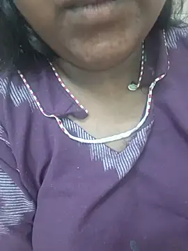 Snapshot of tamilfathima chatting on August 3, 11:26 am tamilfathima online show from August 3, 11:26 am