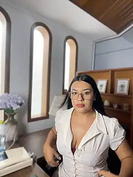 Snapshot of Kendra_Revers chatting on August 3, 8:34 pm Kendra Revers online show from August 3, 8:34 pm