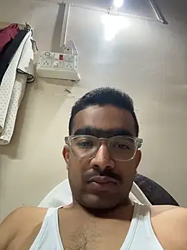 Snapshot of ronzy_69 chatting on August 3, 4:00 pm ronzy 69 online show from August 3, 4:00 pm