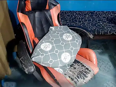 Snapshot of venustheg0ddess chatting on December 18, 2:45 pm venustheg0ddess online show from December 18, 2:45 pm