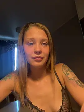 missmolly88 online show from August 3, 6:33 pm