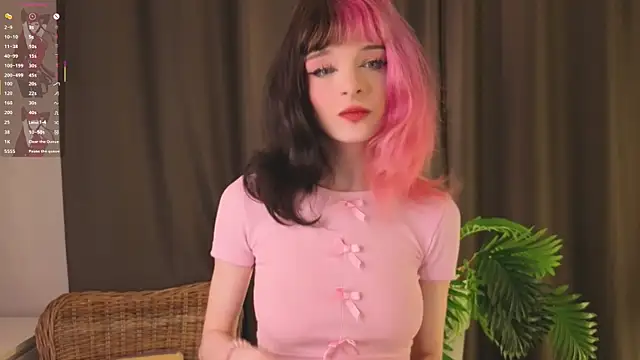 ItsFeliDoll online show from August 2, 3:21 pm