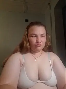 Jullia000 online show from August 4, 7:49 pm