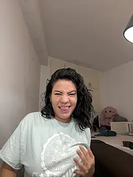 katyfox69 online show from August 3, 12:43 pm