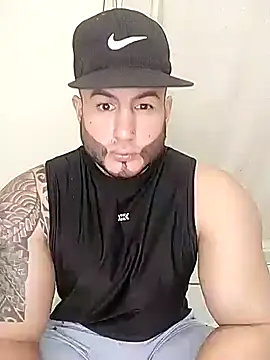noamkamartinez online show from August 6, 6:37 am