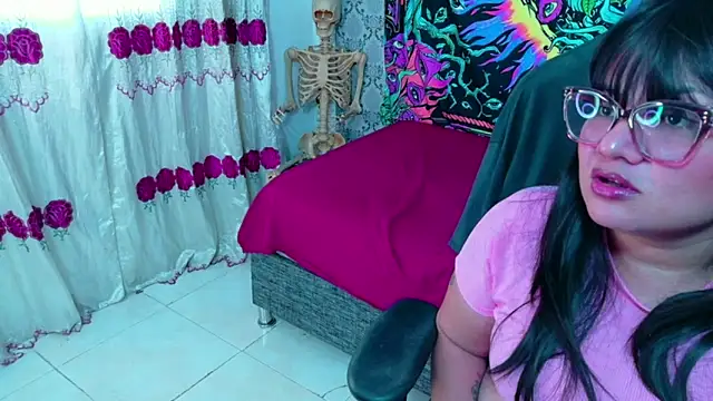 Snapshot of Anyka_Terra chatting on August 5, 8:33 pm Anyka Terra online show from August 5, 8:33 pm