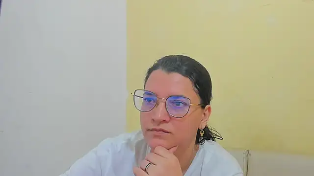 MARILYN GARCIA online show from April 1, 1:12 pm