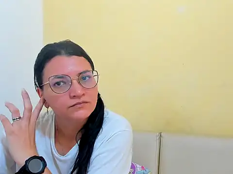 MARILYN GARCIA online show from April 5, 3:31 pm