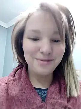 Tinybabeplays online show from August 6, 2:08 pm