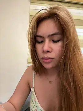 Prettygwen online show from August 6, 7:10 am
