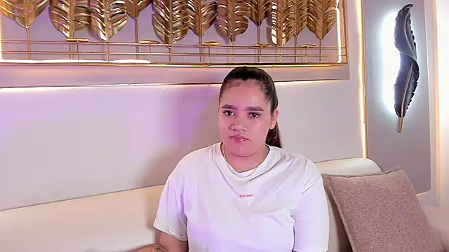 saharawalker  online show from August 6, 12:18 pm