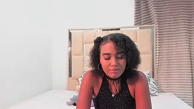 wenndywilliamss online show from August 6, 10:17 am