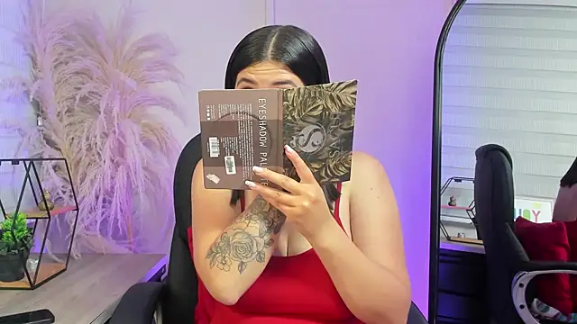 leya  26 online show from August 8, 7:49 pm