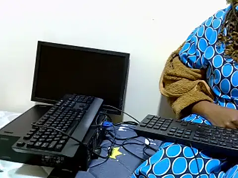 creamy val online show from August 7, 4:09 pm