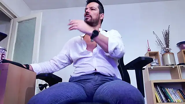 ChrisKox online show from April 16, 4:13 am