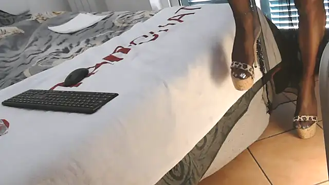 Snapshot of pinktv68 chatting on October 31, 11:44 am pinktv68 online show from October 31, 11:44 am