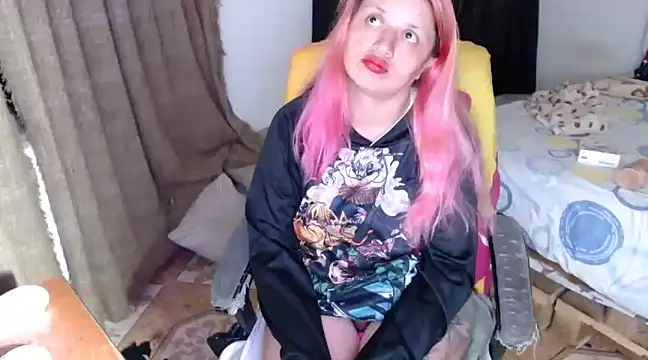 Snapshot of kattydirtylol chatting on December 12, 4:48 am kattydirtylol online show from December 12, 4:48 am