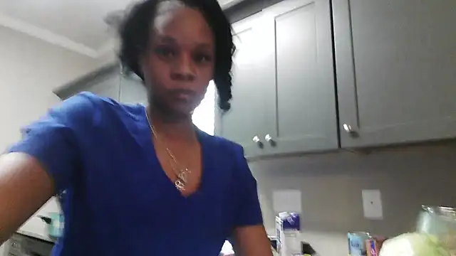 Snapshot of Beautifulkash chatting on February 6, 9:40 pm Beautifulkash online show from February 6, 9:40 pm