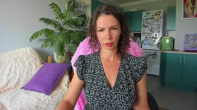 ChristinaGlory online show from July 15, 9:47 am