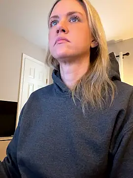 Kay Cakes online show from March 3, 2:23 pm