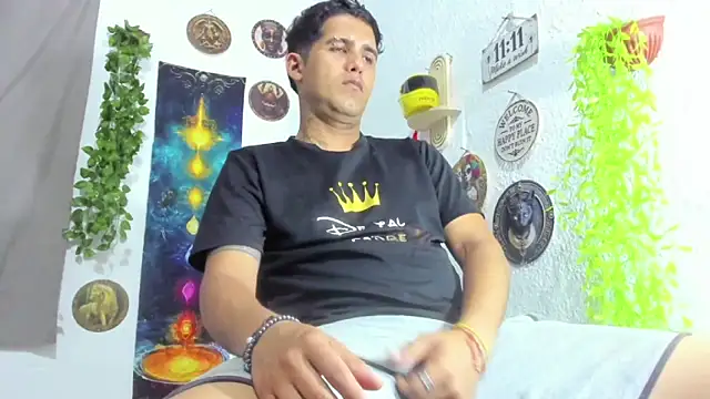 Snapshot of Zack_Grey chatting on June 11, 3:59 am Zack Grey online show from June 11, 3:59 am