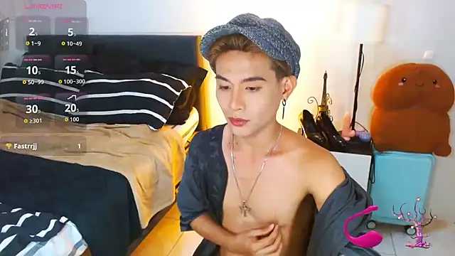Snapshot of WildestTwink chatting on June 19, 1:37 pm WildestTwink online show from June 19, 1:37 pm