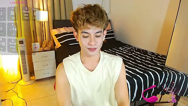 Snapshot of WildestTwink chatting on July 28, 4:39 pm WildestTwink online show from July 28, 4:39 pm