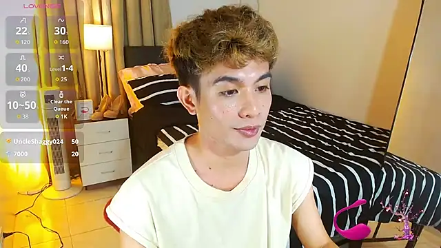Snapshot of WildestTwink chatting on July 28, 7:39 pm WildestTwink online show from July 28, 7:39 pm