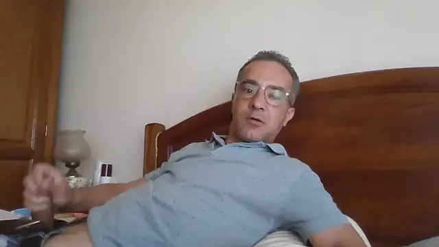 Snapshot of CarlosRocha73 chatting on May 25, 11:05 am CarlosRocha73 online show from May 25, 11:05 am