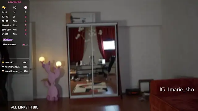 LAUREL HAZEL online show from February 4, 6:14 pm