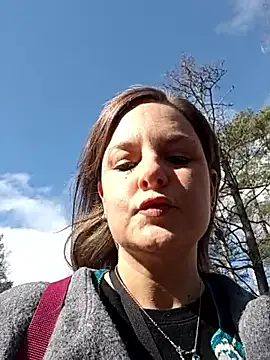 SwedishJennifer online show from April 8, 8:47 am