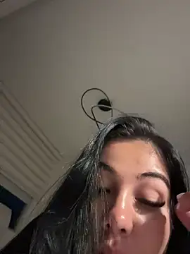 adrianalobo online show from March 29, 2:44 am