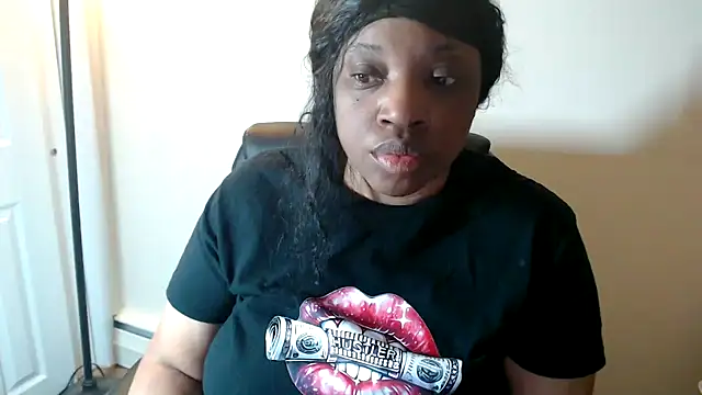 Sexymona1218 online show from April 13, 1:11 am