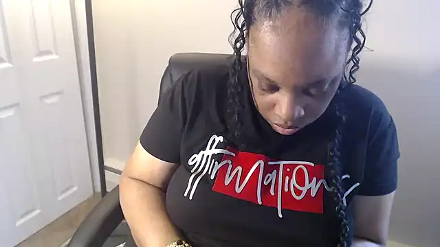 Sexymona1218 online show from May 9, 7:08 pm